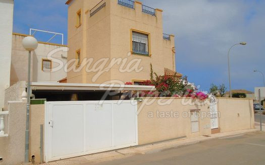 Playa Flamenca, Detached House
