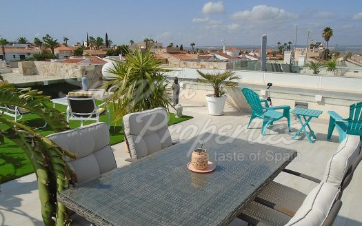 El Chaparral Detached Villa with pool