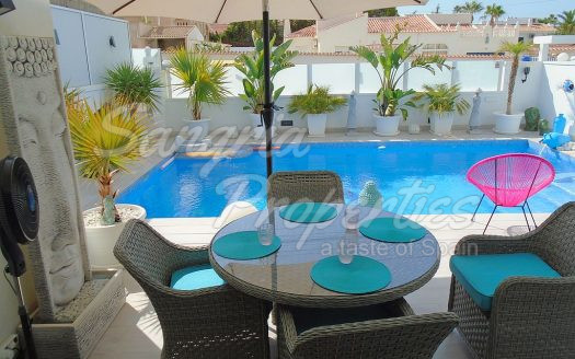 El Chaparral Detached Villa with pool