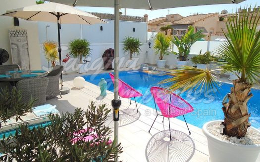 El Chaparral Detached Villa with pool