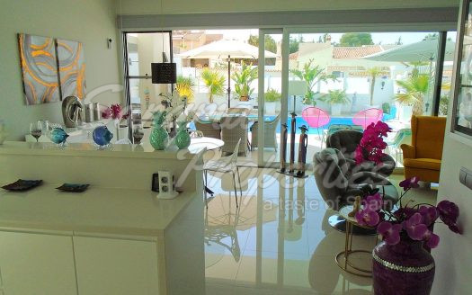 El Chaparral Detached Villa with pool