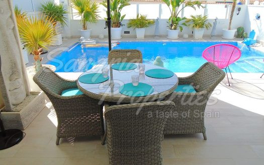 El Chaparral Detached Villa with pool