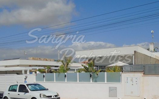 El Chaparral Detached Villa with pool