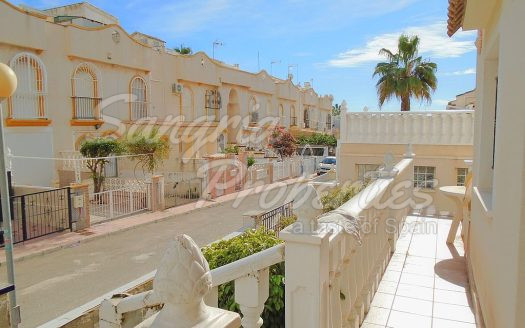 La Florida Bungalow with 2 Bedrooms, 1 Bathroom, Garden and Solarium