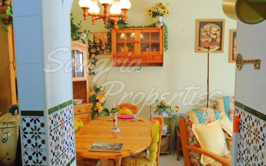 La Florida Bungalow with 2 Bedrooms, 1 Bathroom, Garden and Solarium