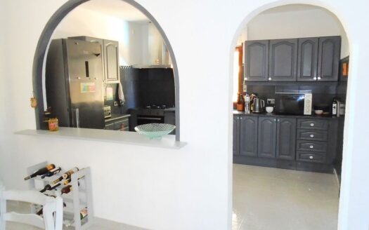 Detached Villa in Las Filipinas