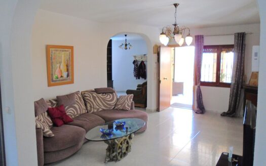 Detached Villa in Las Filipinas