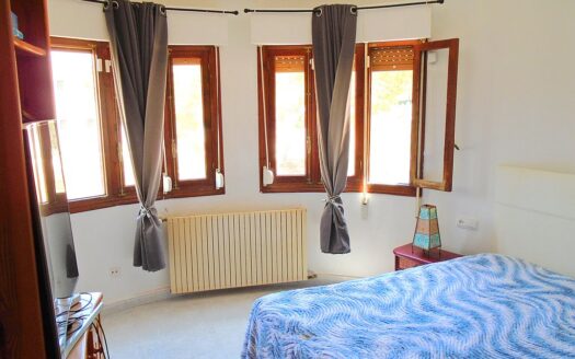 Detached Villa in Las Filipinas