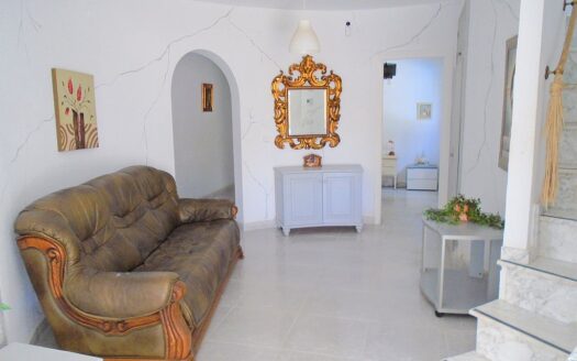 Detached Villa in Las Filipinas
