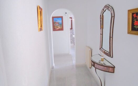Detached Villa in Las Filipinas