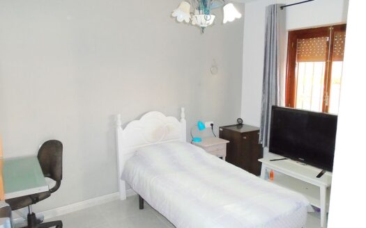Detached Villa in Las Filipinas