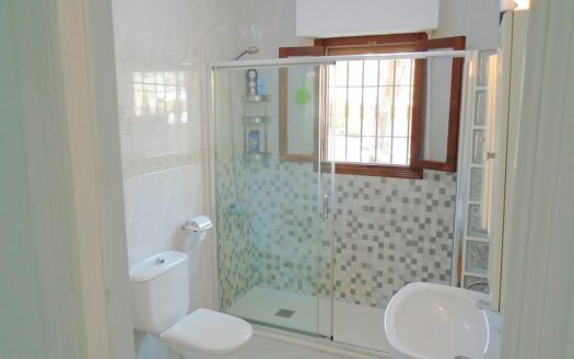 Detached Villa in Las Filipinas