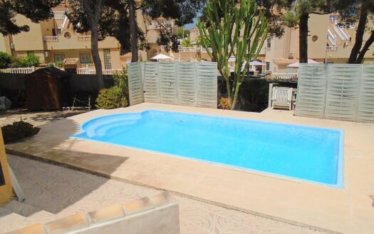 Detached Villa in Las Filipinas