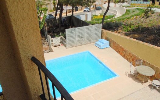 Detached Villa in Las Filipinas