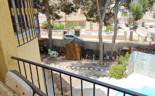Detached Villa in Las Filipinas