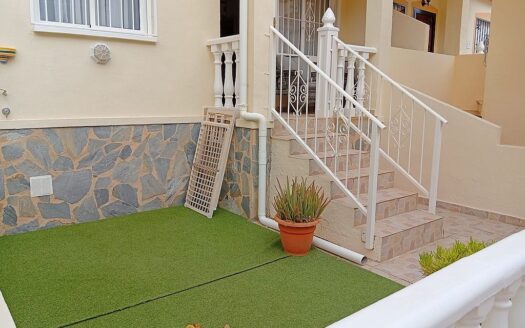 Ground Floor Apartment in La Florida close to bars and restaurants