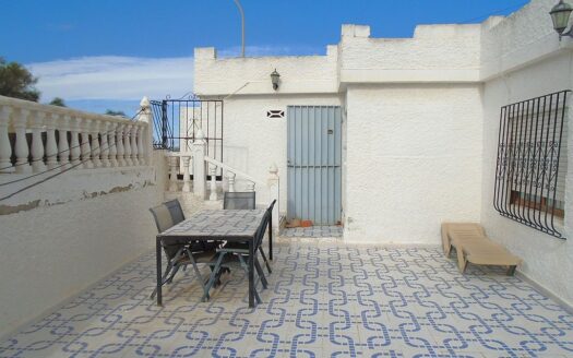 Large House and Bar with huge potential in San Miguel de Salinas