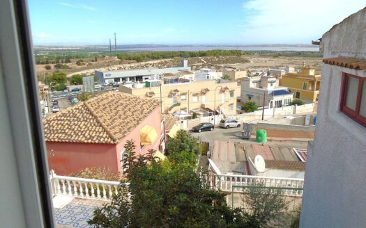 Large House and Bar with huge potential in San Miguel de Salinas
