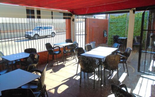 Large House and Bar with huge potential in San Miguel de Salinas