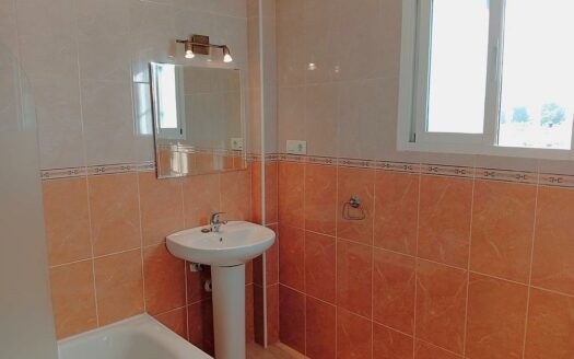 Pinoso Finca with Pool, 4 Bedrooms, 2.5 Bathrooms, Country Views