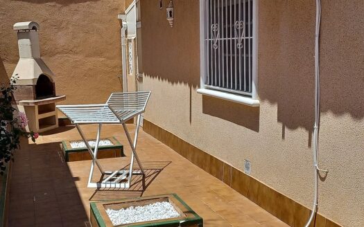 FOR RENT Los Altos Detached Bungalow 2 Bed 1 Bath