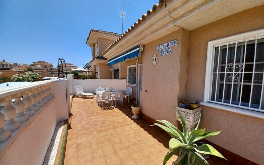 FOR RENT Los Altos Detached Bungalow 2 Bed 1 Bath