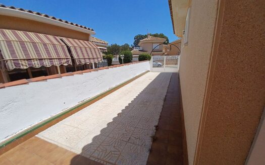 FOR RENT Los Altos Detached Bungalow 2 Bed 1 Bath