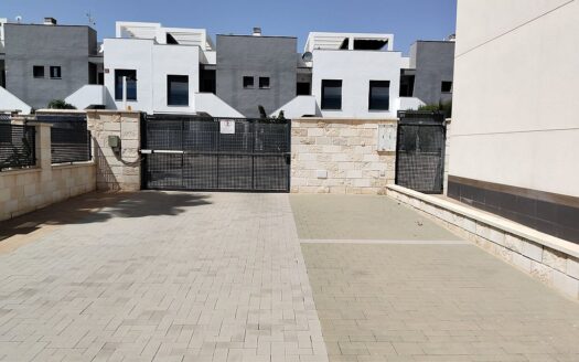 La Zenia Townhouse for Rent 2-Bed 2-Bath – Pool -Solarium