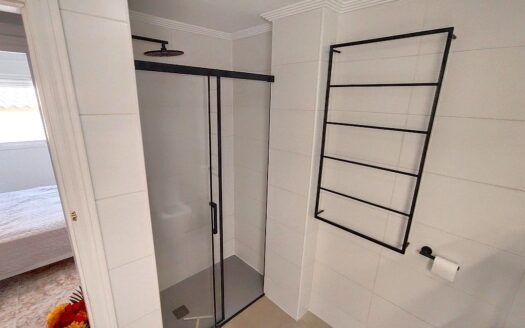 Top Floor Apartment 2 Bedroom 1 Bathroom Solarium
